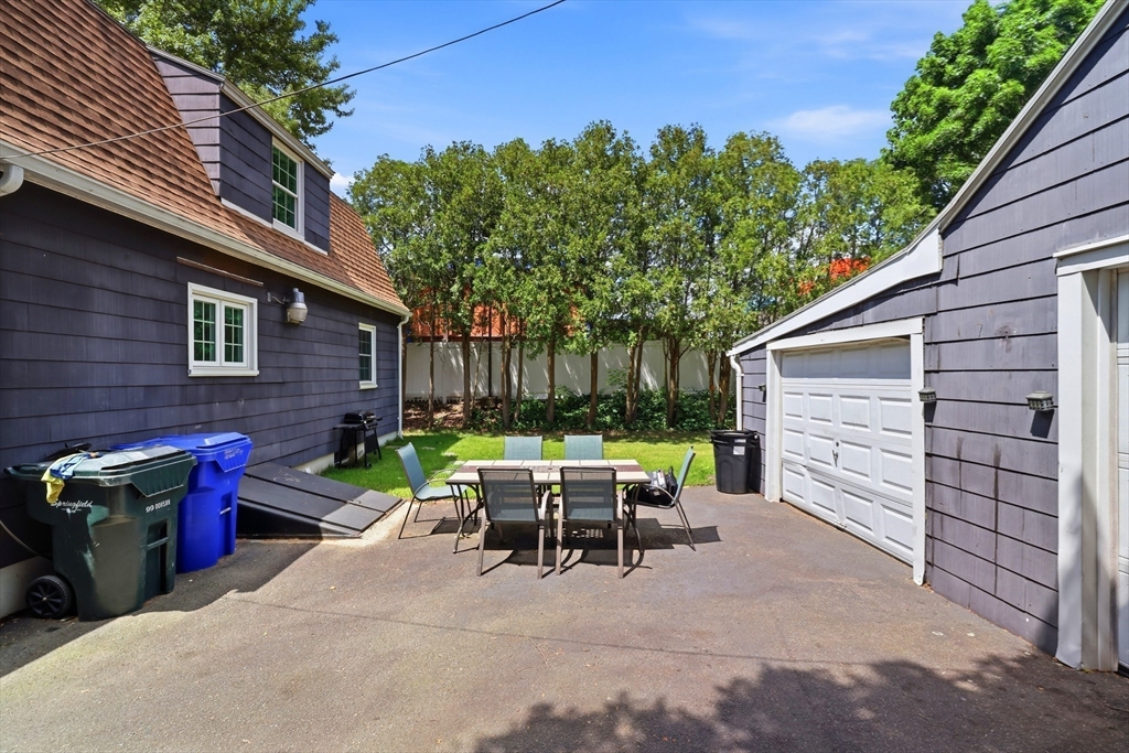 15 Lucerne Road Springfield, MA 01119 - Photo 20 of 22