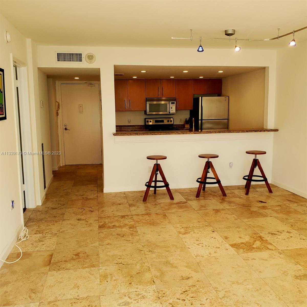 245 18th Street, Unit 403 Miami Beach, FL 33139 - Photo 11 of 30