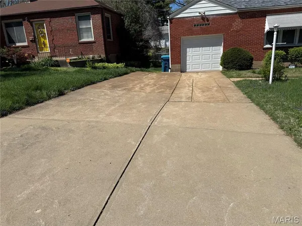 $99,900 | 8805 Greenbrook Drive, St. Louis, MO 63136