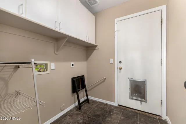 a view of entryway with elevator