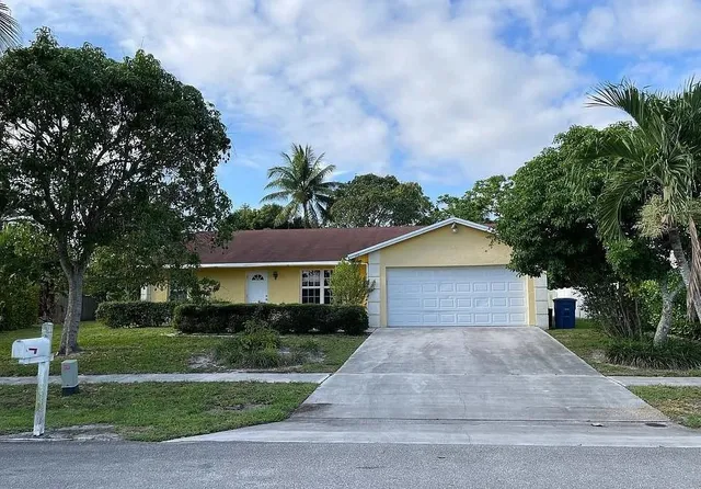 $5,000 | 160 Martin Circle, West Palm Beach, FL 33411