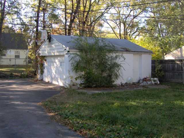 143 North James Road Columbus, OH 43213 - Photo 2 of 8