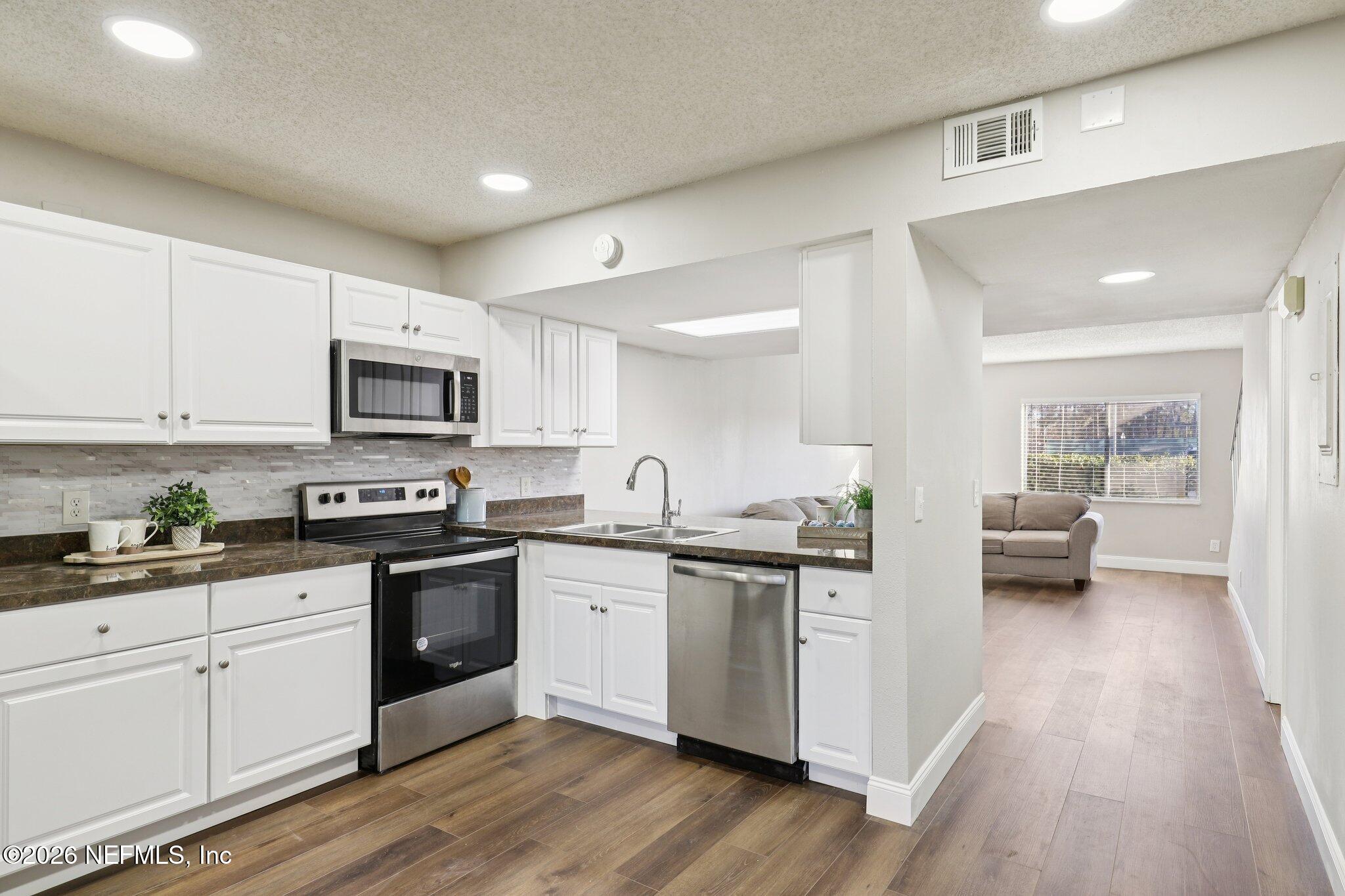 1262 The Grove Road Orange Park, FL 32073 - Photo 5 of 52 8-web-or-mls-The Grove Rd-S0702-008