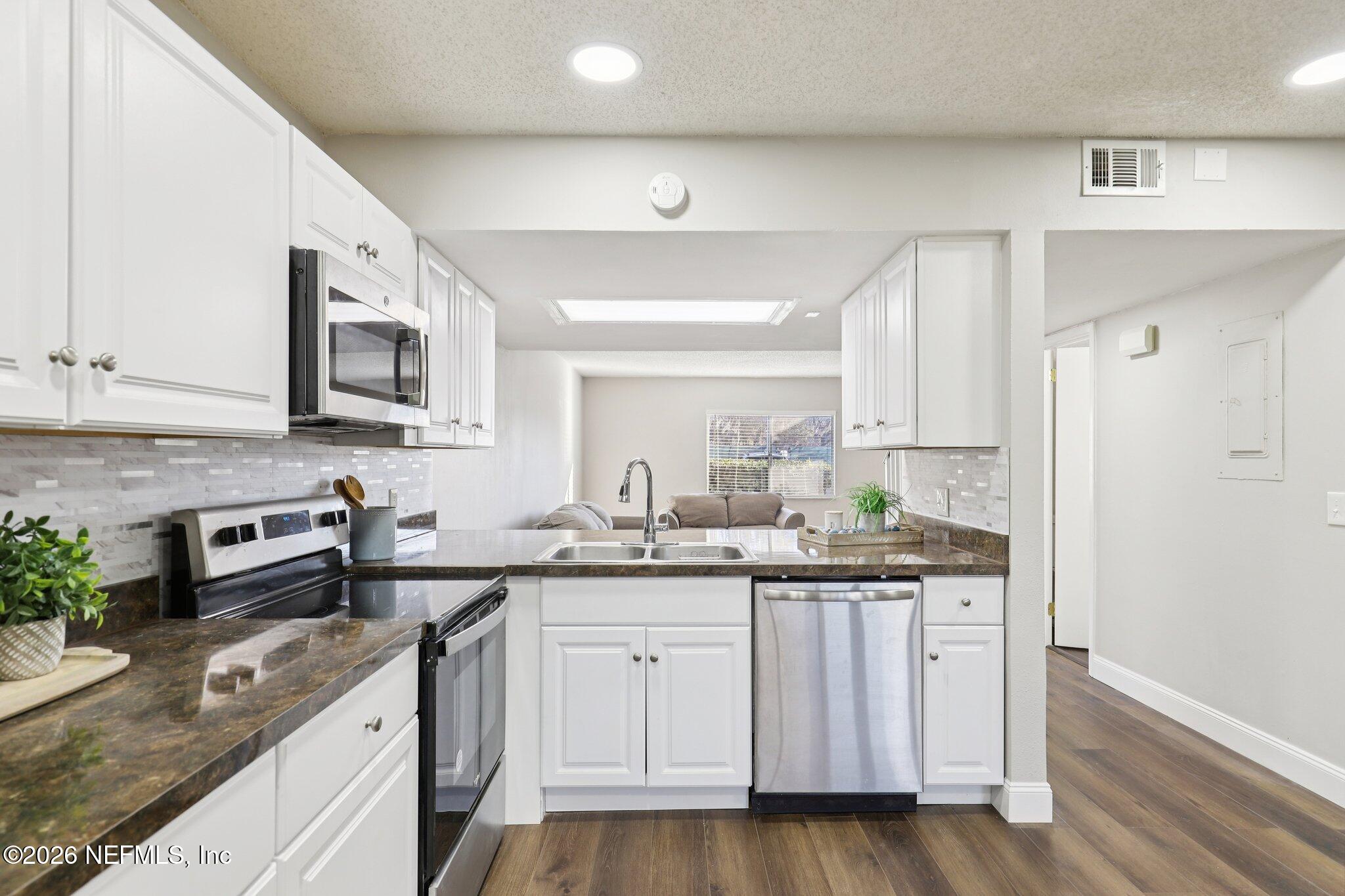 1262 The Grove Road Orange Park, FL 32073 - Photo 7 of 52 10-web-or-mls-The Grove Rd-S0702-010