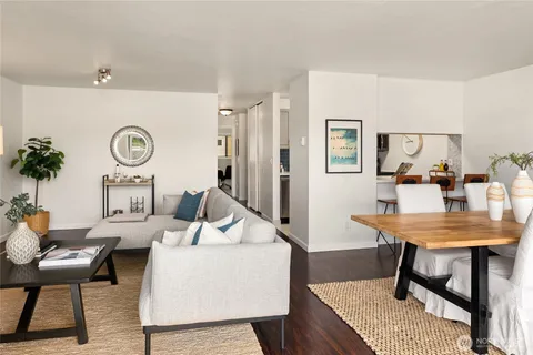 $575,000 | 2501 Canterbury Lane East, Unit 322, Seattle, WA 98112