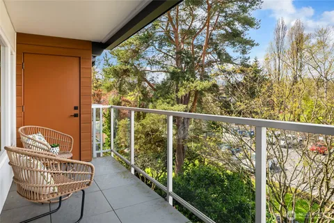 $575,000 | 2501 Canterbury Lane East, Unit 322, Seattle, WA 98112