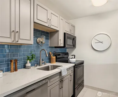 $575,000 | 2501 Canterbury Lane East, Unit 322, Seattle, WA 98112