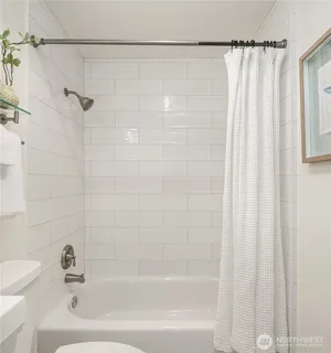 $575,000 | 2501 Canterbury Lane East, Unit 322, Seattle, WA 98112