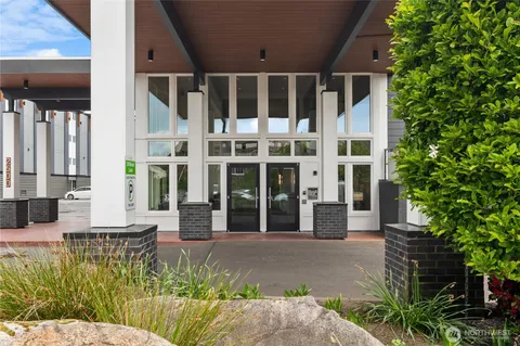 $575,000 | 2501 Canterbury Lane East, Unit 322, Seattle, WA 98112