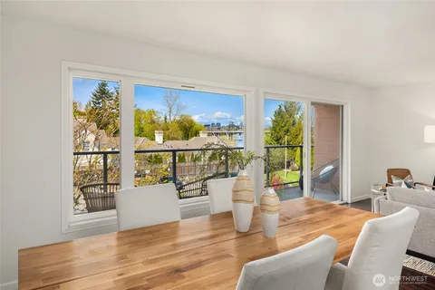 $575,000 | 2501 Canterbury Lane East, Unit 322, Seattle, WA 98112