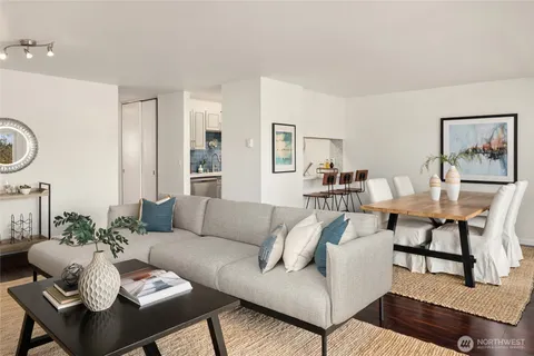 $575,000 | 2501 Canterbury Lane East, Unit 322, Seattle, WA 98112
