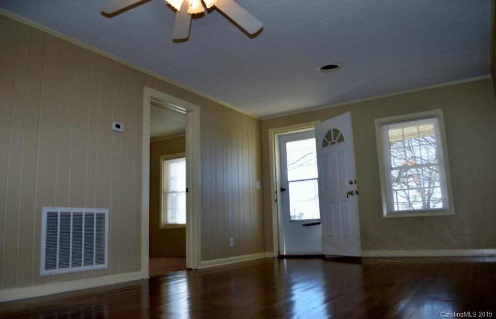 1318 Cape Hickory Road Hickory, NC 28601 - Photo 2 of 23 Gallery Image 2