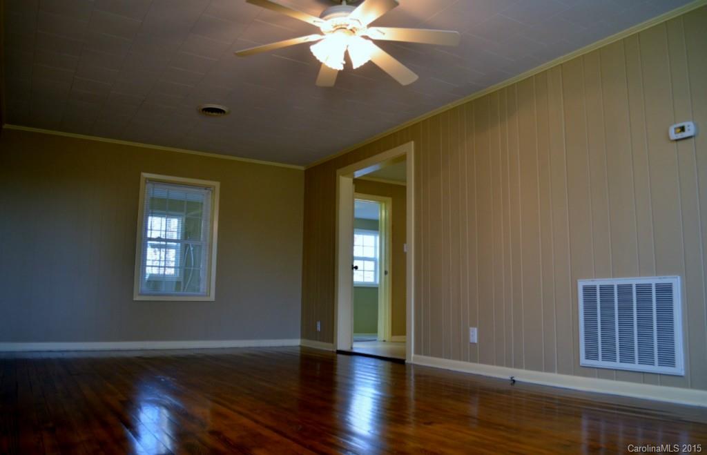 1318 Cape Hickory Road Hickory, NC 28601 - Photo 8 of 23 Gallery Image 8