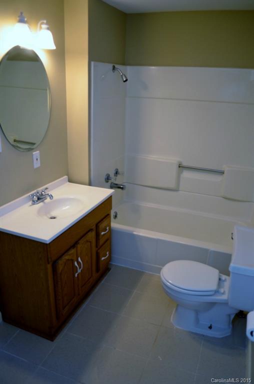 1318 Cape Hickory Road Hickory, NC 28601 - Photo 9 of 23 Gallery Image 9