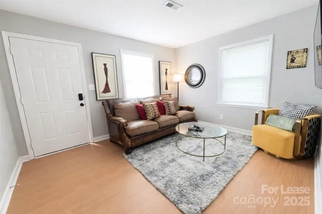 $1,290 | 316 Skyland Avenue, Unit 2, Charlotte, NC 28205