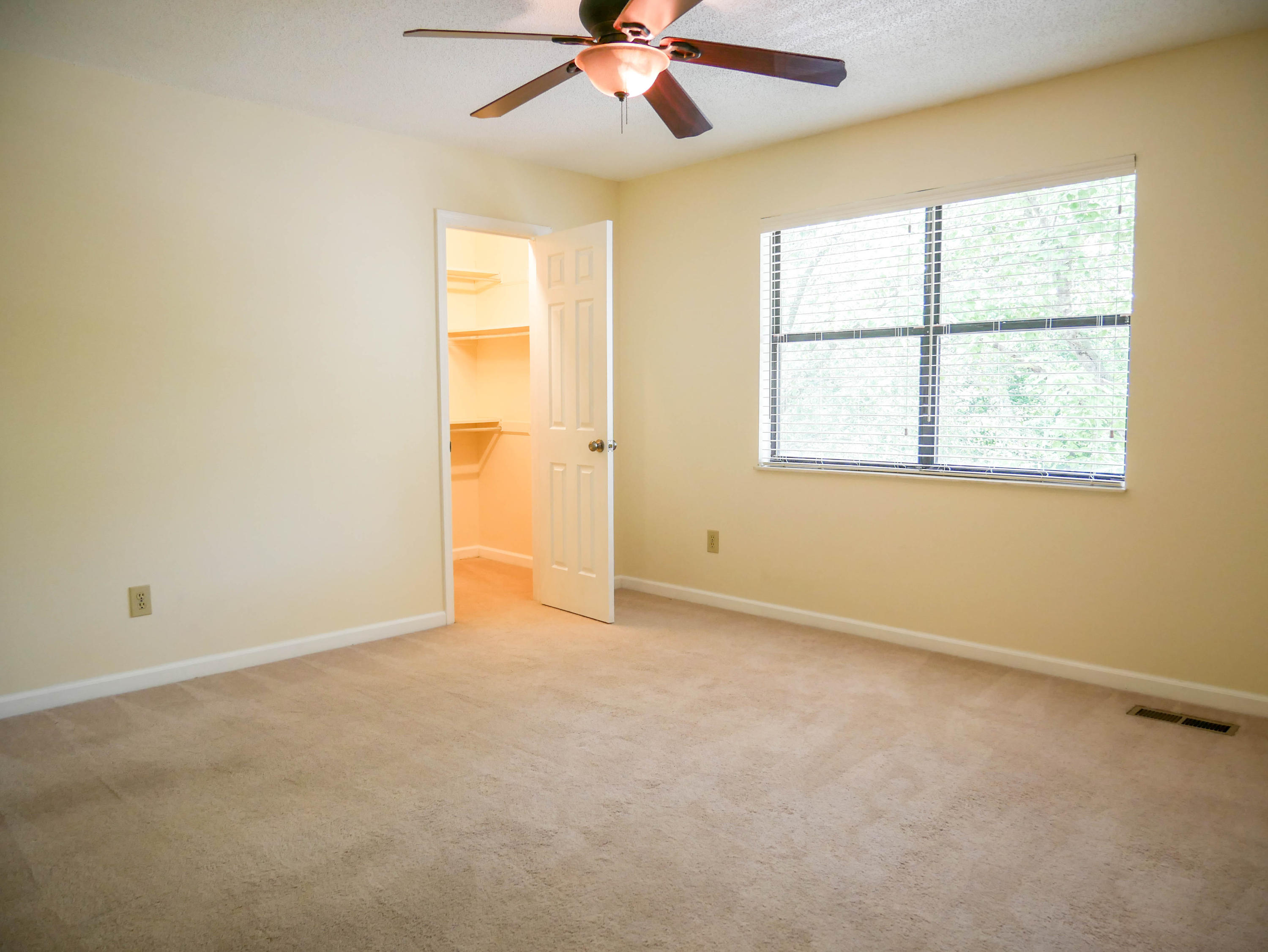 102 High Point Lane Oak Ridge, TN 37830 - Photo 12 of 22 P1040372
