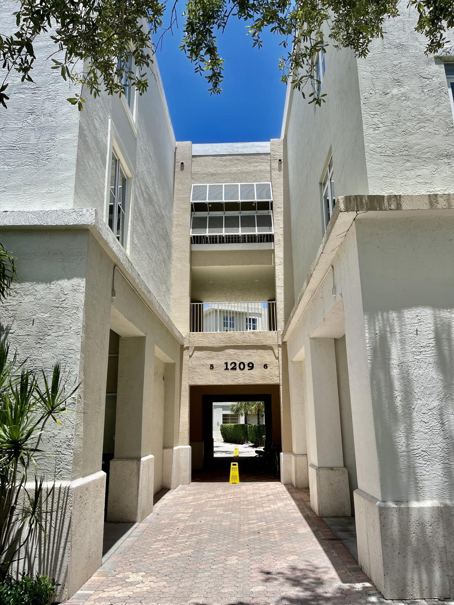 1209 Main Street, Unit 307 Jupiter, FL 33458 - Photo 10 of 15 1209 Bldg.