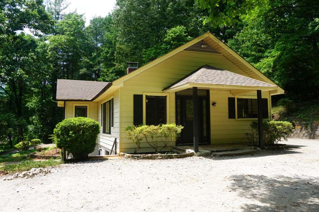 448 Country Club Road Tryon, NC 28782 - Photo 2 of 36