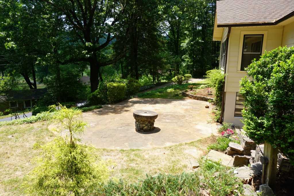 448 Country Club Road Tryon, NC 28782 - Photo 8 of 36