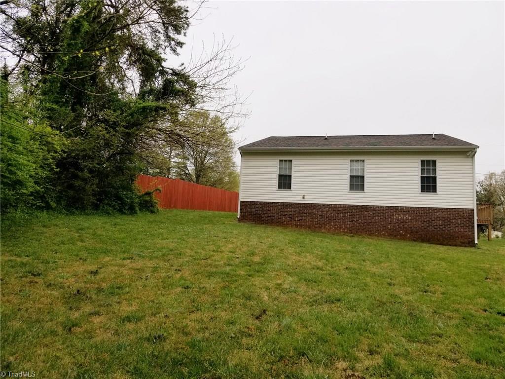 343 Hickory Lane High Point, NC 27265 - Photo 4 of 17