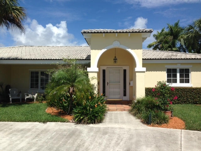 607 Riverside Road North Palm Beach, FL 33408 - Photo 2 of 15 Front Entry