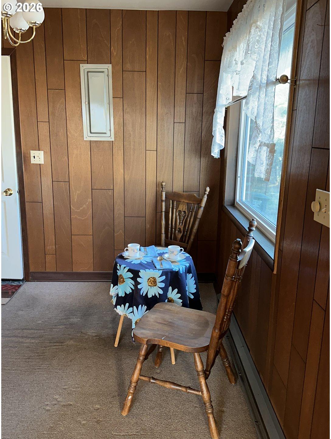610 Southeast Isaac Avenue Pendleton, OR 97801 - Photo 12 of 27 Dining Area