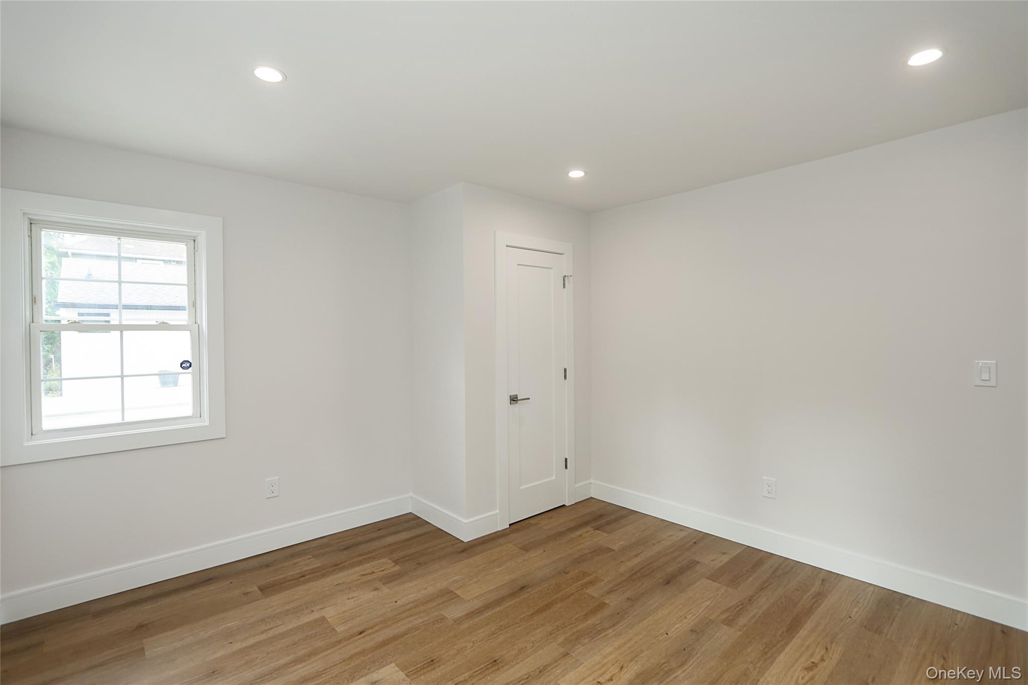 224 Hungry Harbor Road Valley Stream, NY 11581 - Photo 15 of 25