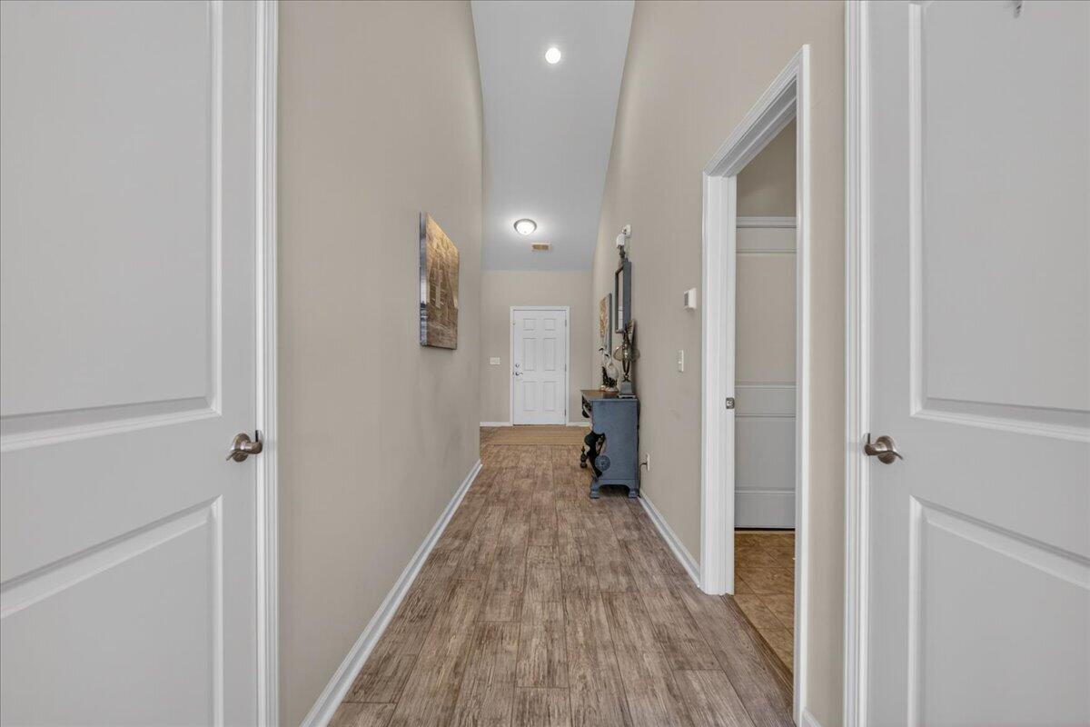 123 Oyama Road Summerville, SC 29486 - Photo 10 of 39 Hallway