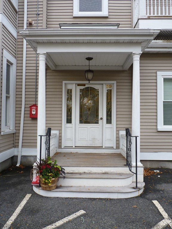 39 Chestnut Street, Unit 2L Stoneham, MA 02180 - Photo 3 of 22 Gallery Image 3