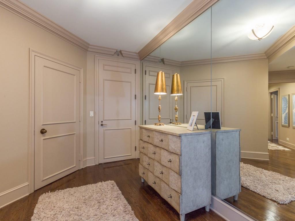 2660 Peachtree Road Northwest, Unit 5B Atlanta, GA 30305 - Photo 1 of 1 a room with mirror and window