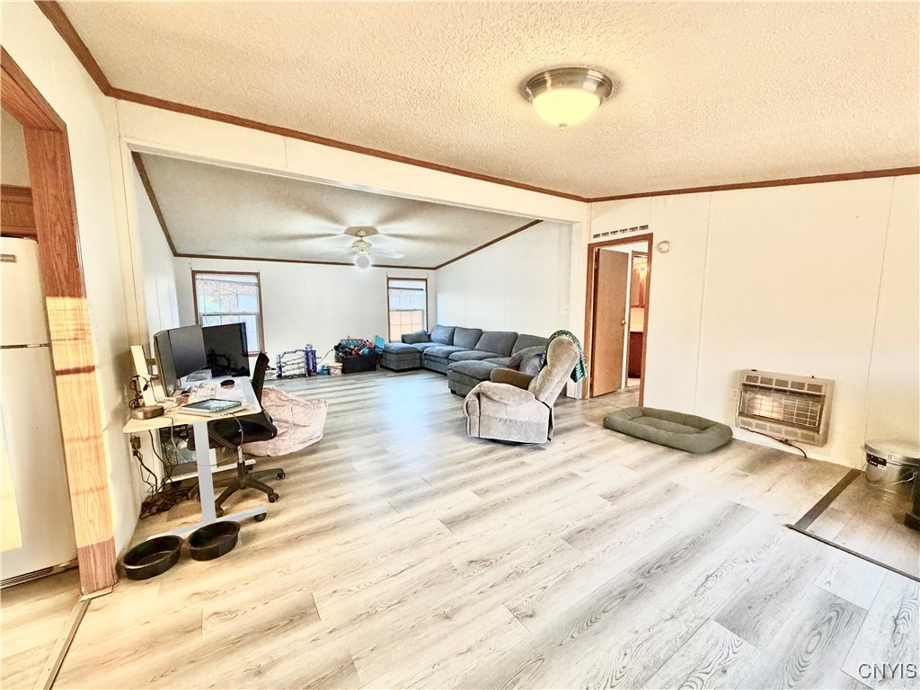 1572 County Rte 6 Volney, NY 13069 - Photo 3 of 10 Living Room