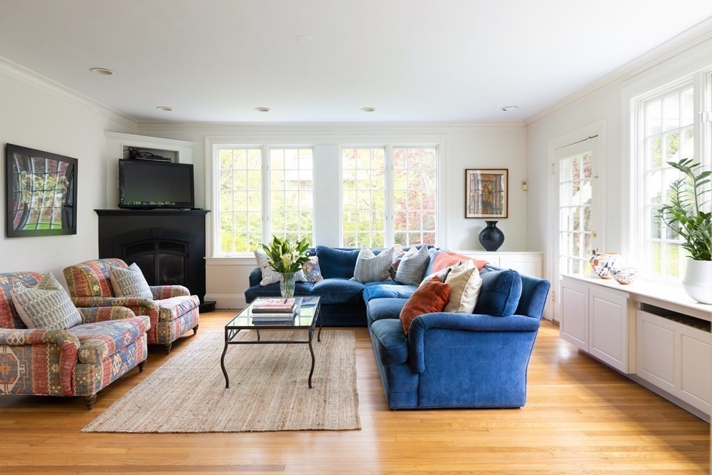 24 Lee Road Newton, MA 02467 - Photo 7 of 29