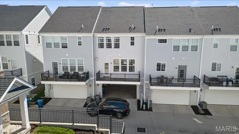 $599,000 | 1087 East Linden Avenue, St. Louis, MO 63117