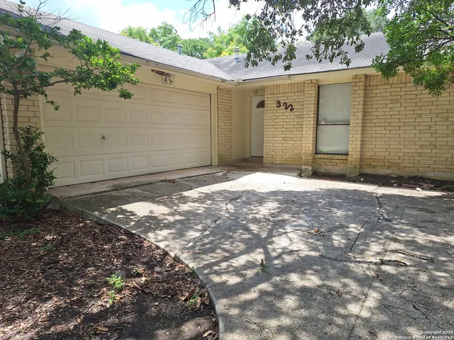 $1,900 | 322 Renee Drive, Converse, TX 78109