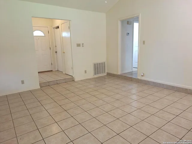 $1,900 | 322 Renee Drive, Converse, TX 78109