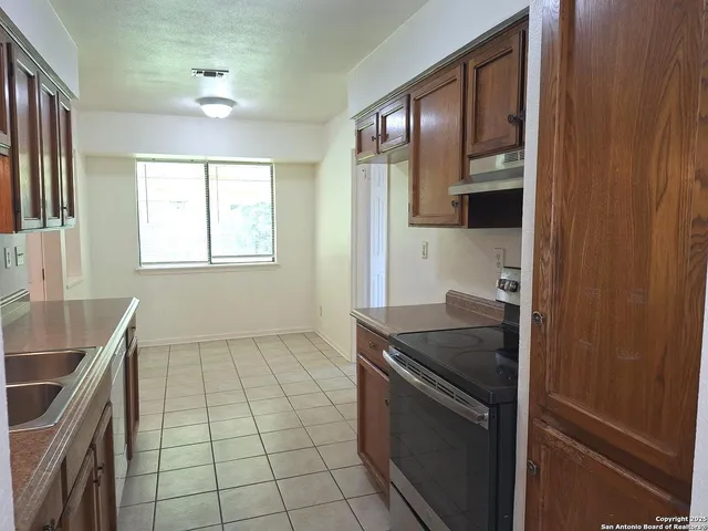 $1,900 | 322 Renee Drive, Converse, TX 78109