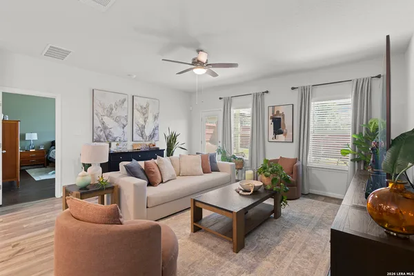 $2,850 | 13036 Louberg, San Antonio, TX 78253