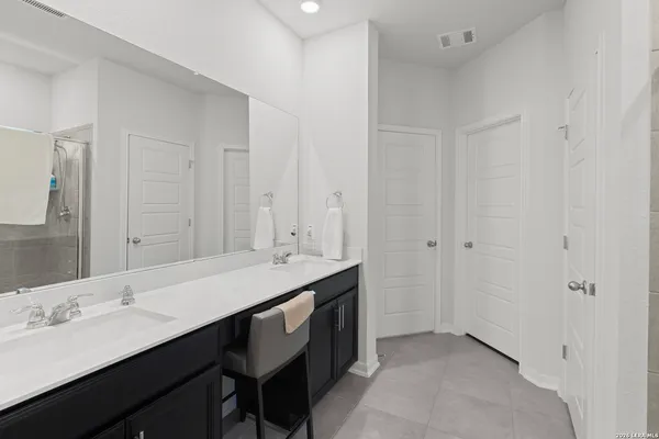 $2,850 | 13036 Louberg, San Antonio, TX 78253