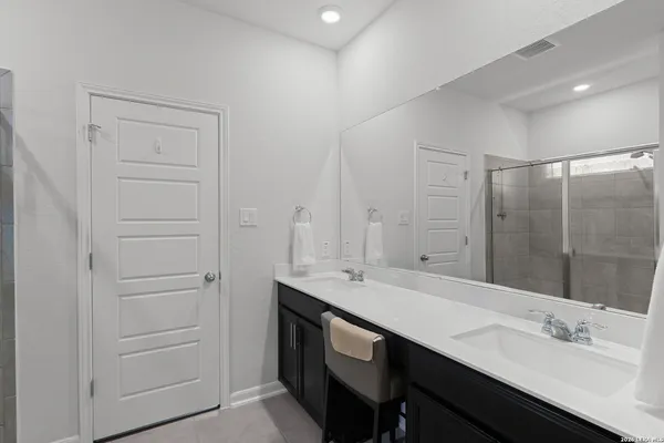 $2,850 | 13036 Louberg, San Antonio, TX 78253