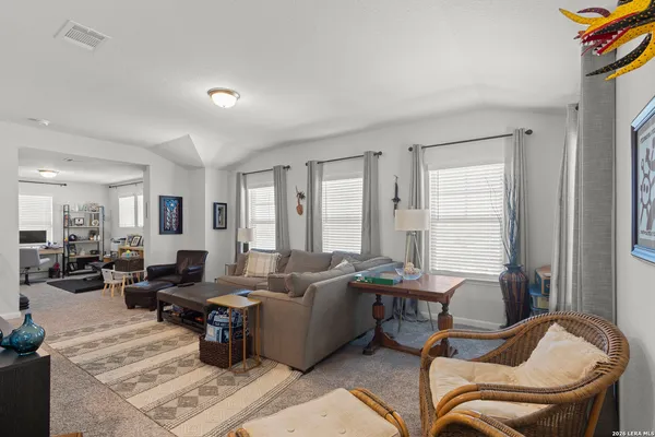 $2,850 | 13036 Louberg, San Antonio, TX 78253