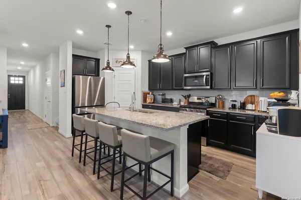 $2,850 | 13036 Louberg, San Antonio, TX 78253