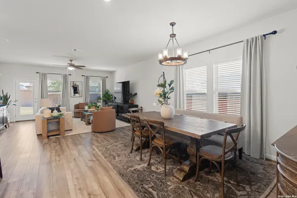 $2,850 | 13036 Louberg, San Antonio, TX 78253