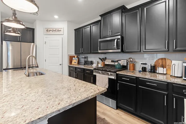 $2,850 | 13036 Louberg, San Antonio, TX 78253