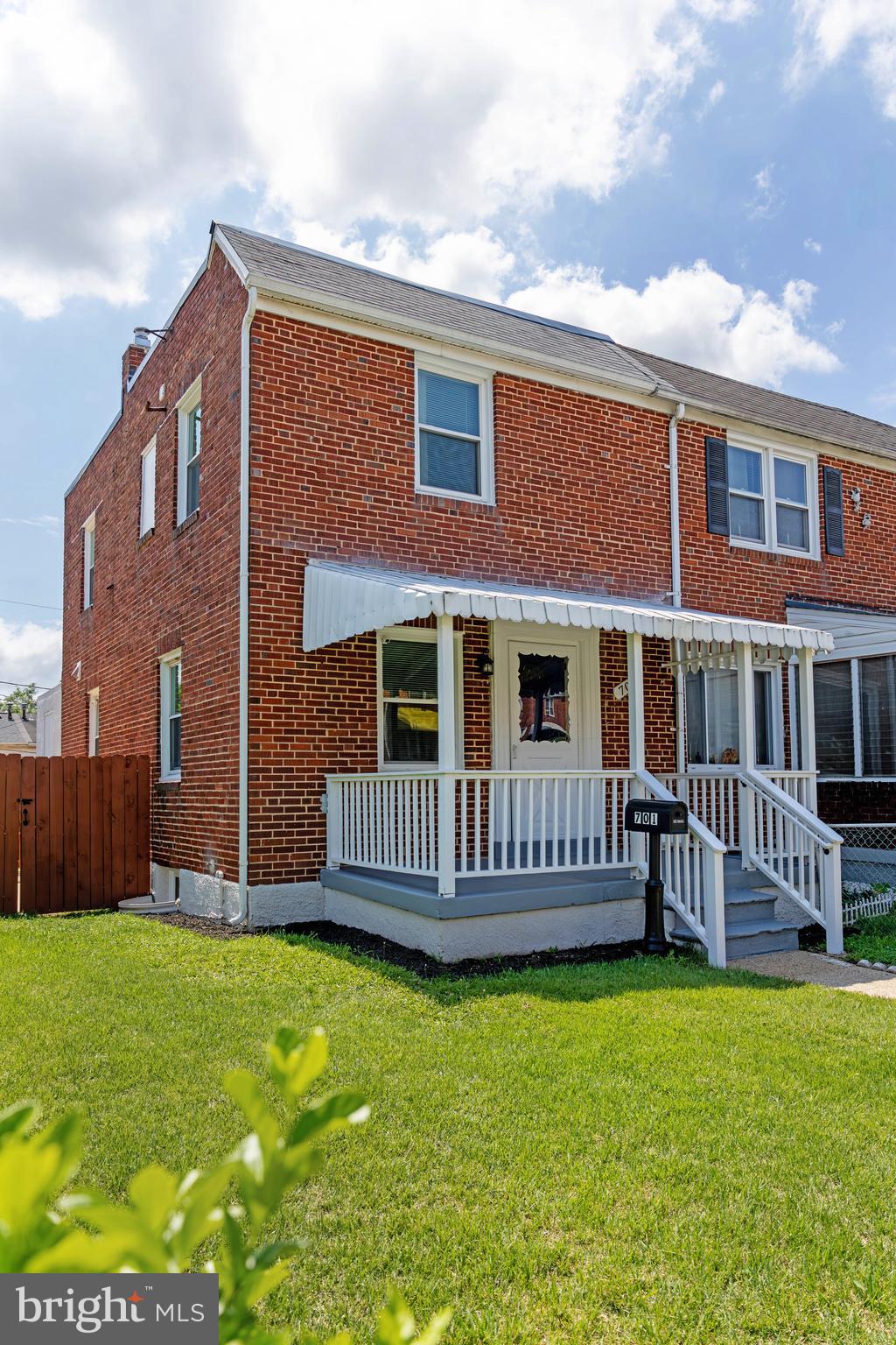 701 Roundview Road Baltimore, MD 21225 - Photo 4 of 33 Front Side