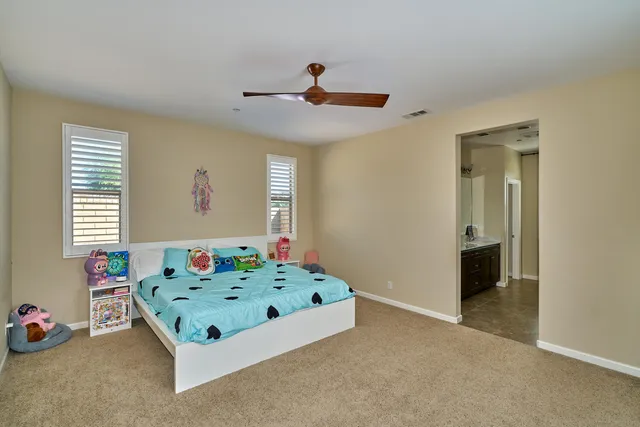 a view of a storage & utility room with washer and dryer