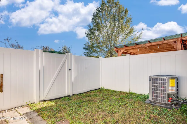 $195,000 | 317 Glen Cannon Drive, Jacksonville, NC 28546