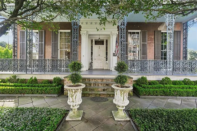 $2,500,000 | 2027 Carondelet Street, New Orleans, LA 70130