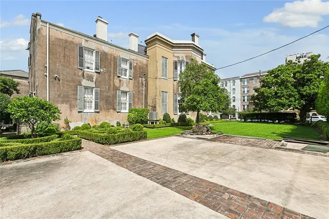 $2,500,000 | 2027 Carondelet Street, New Orleans, LA 70130