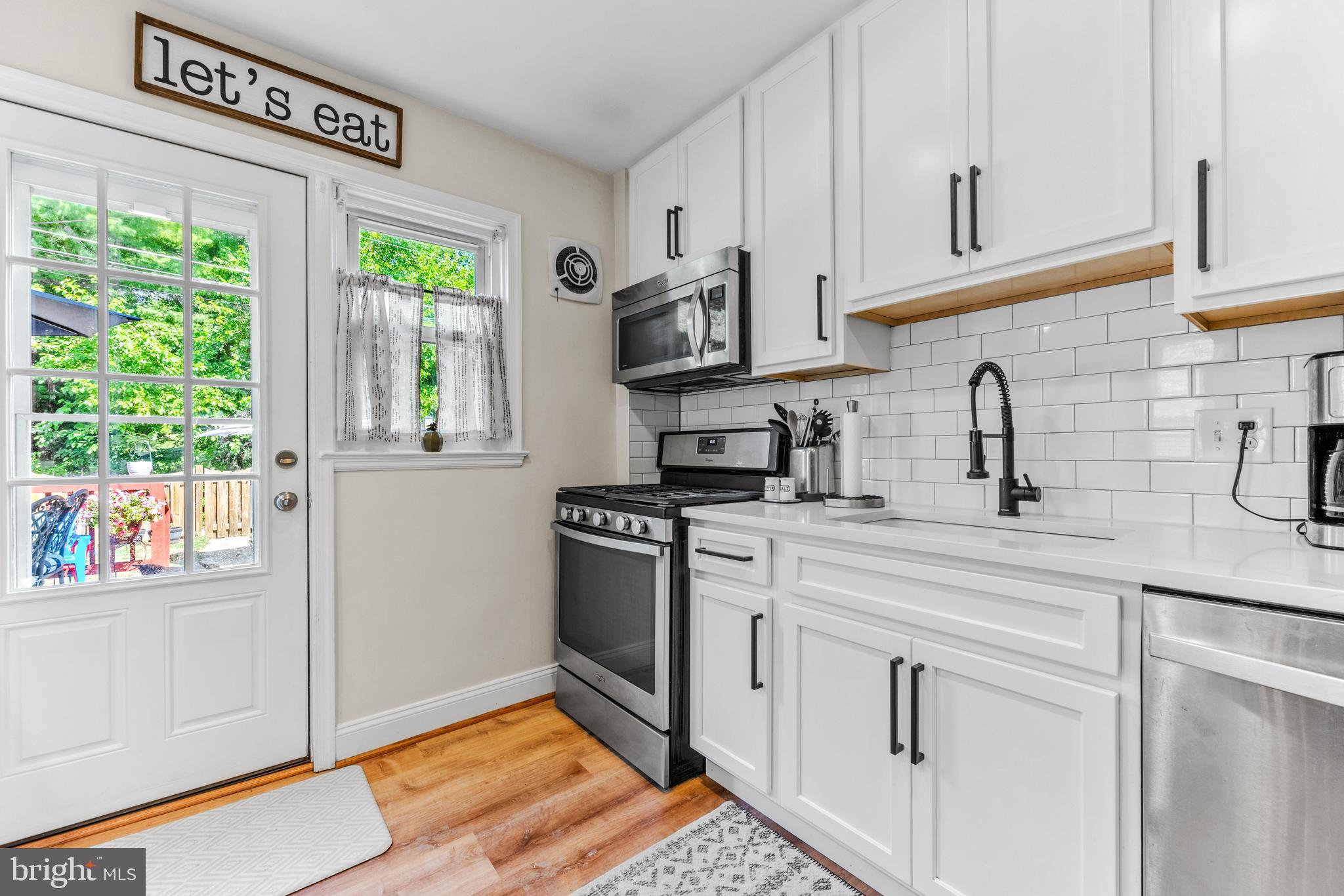 6114 Mt Ridge Road Catonsville, MD 21228 - Photo 12 of 36