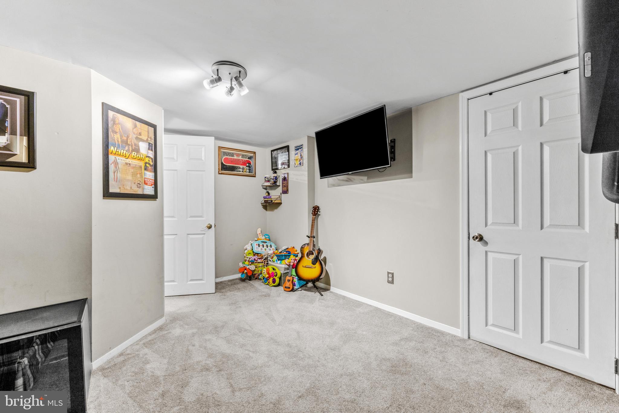 6114 Mt Ridge Road Catonsville, MD 21228 - Photo 33 of 36